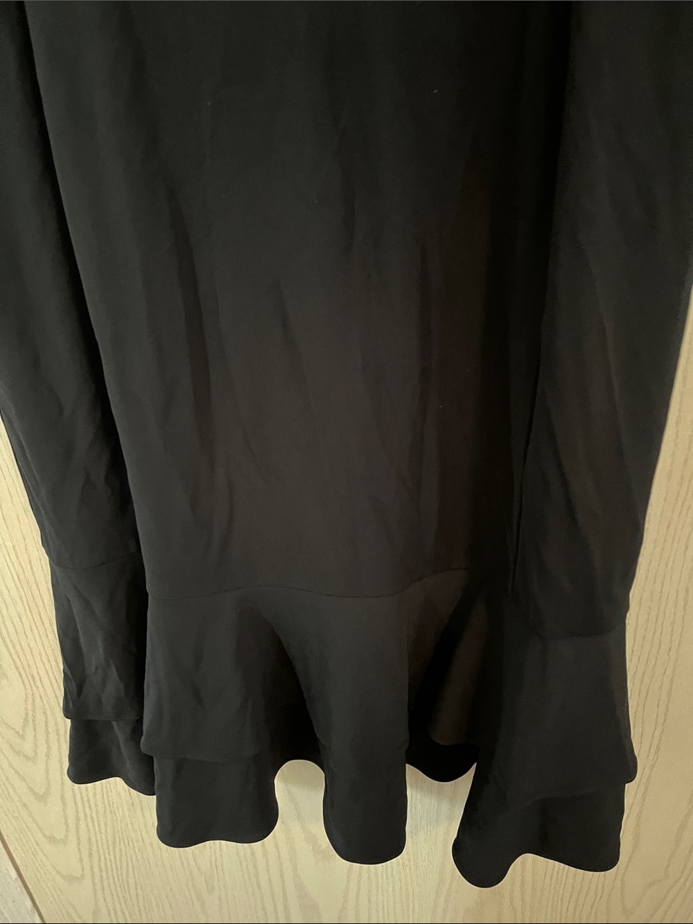 Lauren Ralph Lauren Black Short-Sleeve Midi Dress with Ruffled Hem - Picture 4 of 10